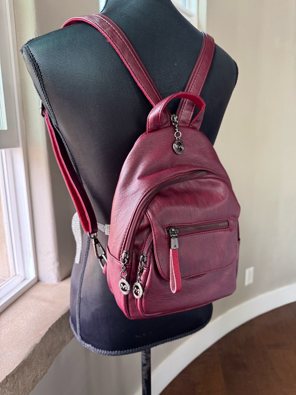 Mei Ya Shi Dun Convertible Compact Burgundy Women’s Sling Backpack - Purse